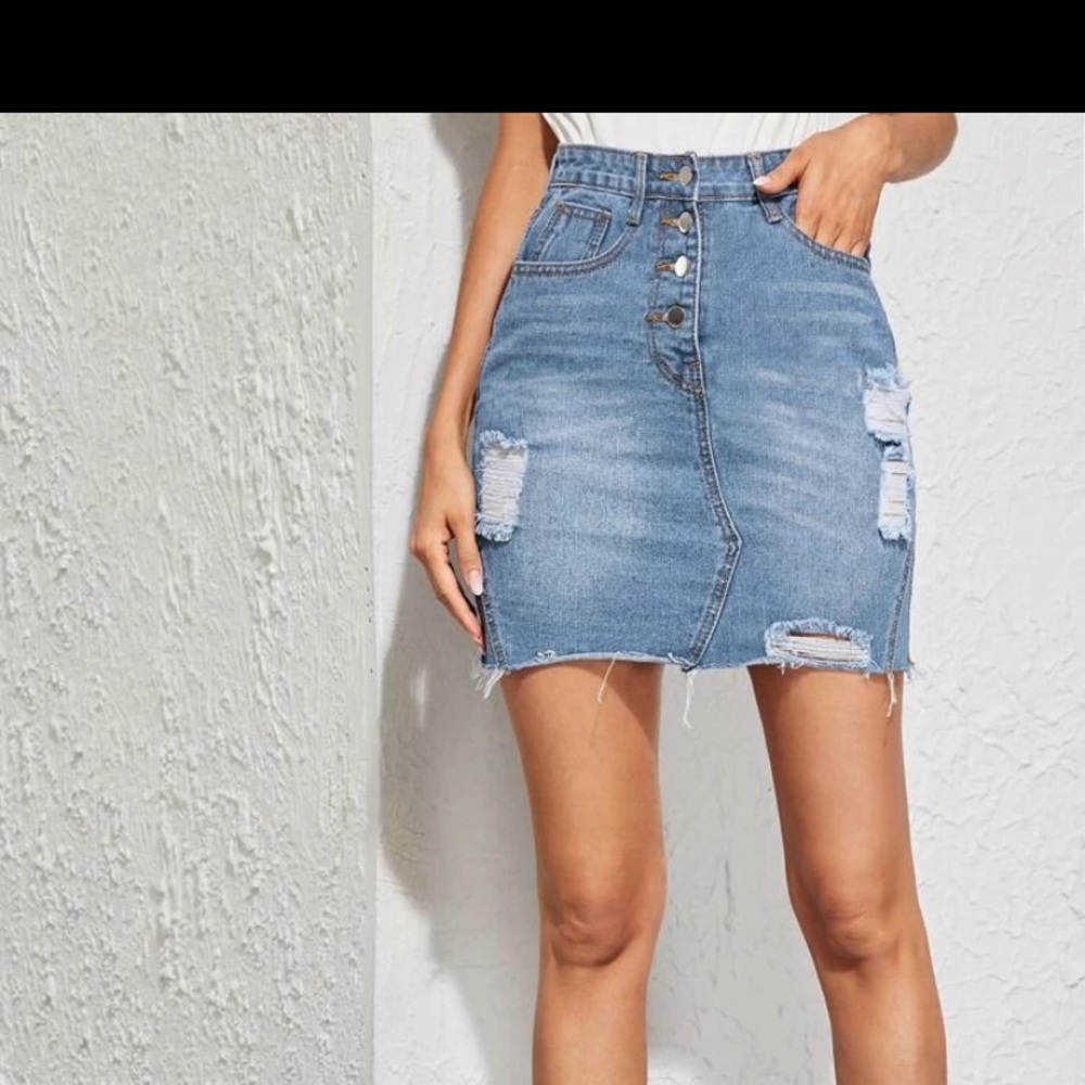 Light wash jean skirt